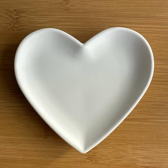 White Heart Trinket Dish - Picture 1 of 5
